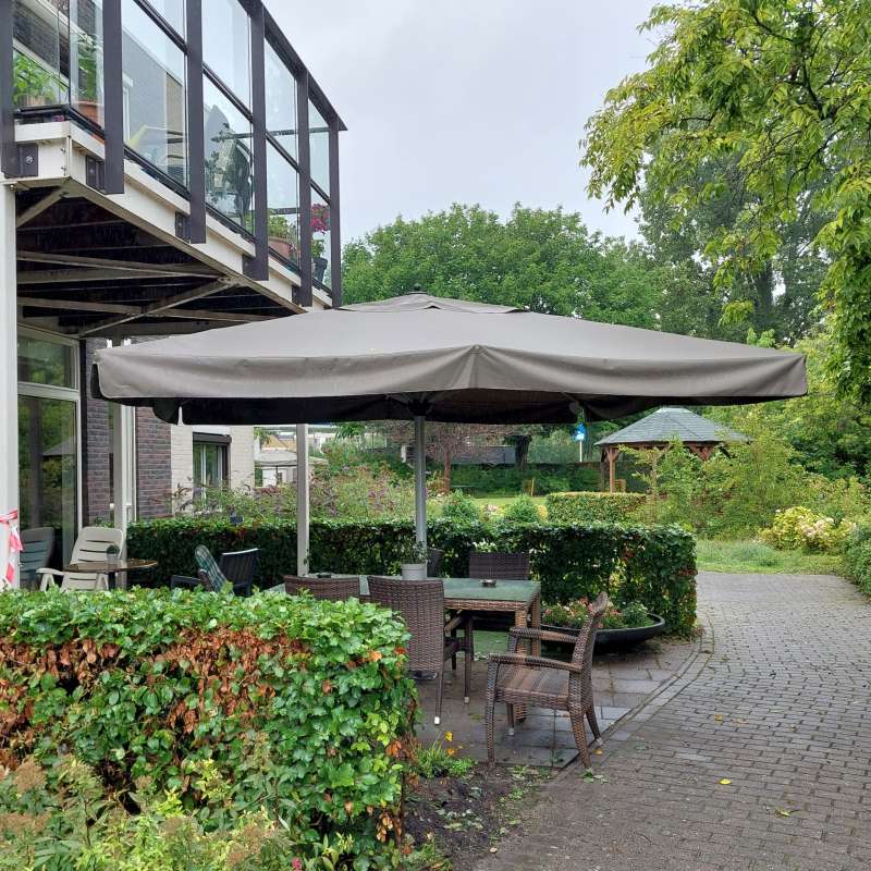 Nieuw tuinmeubilair voor Slingedael